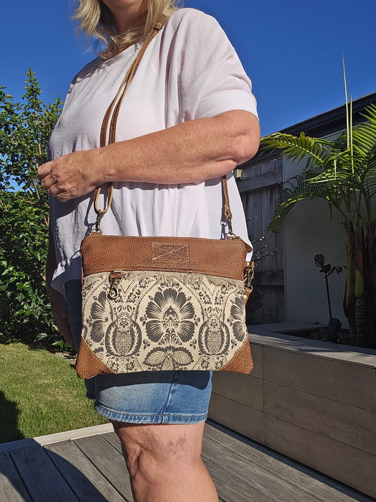 Miley - Aged Leather - Shoulder Bag