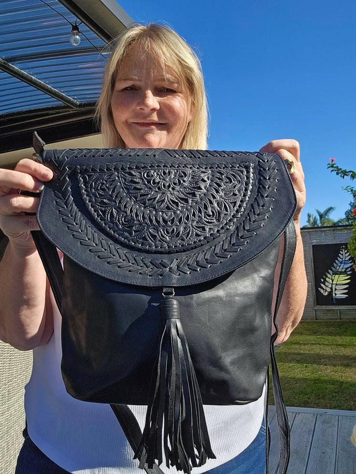 Sally - Black Crossbody