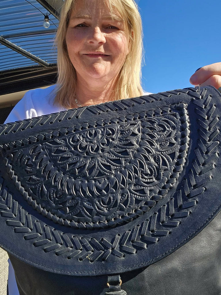 Sally - Black Crossbody