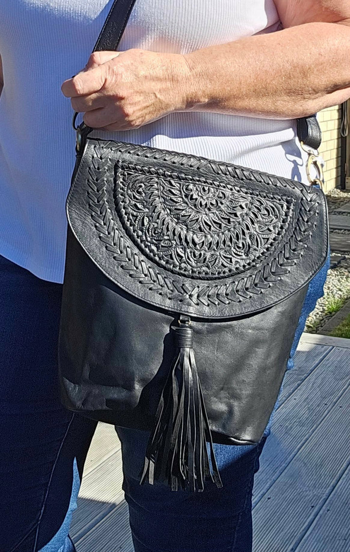 Sally - Black Crossbody
