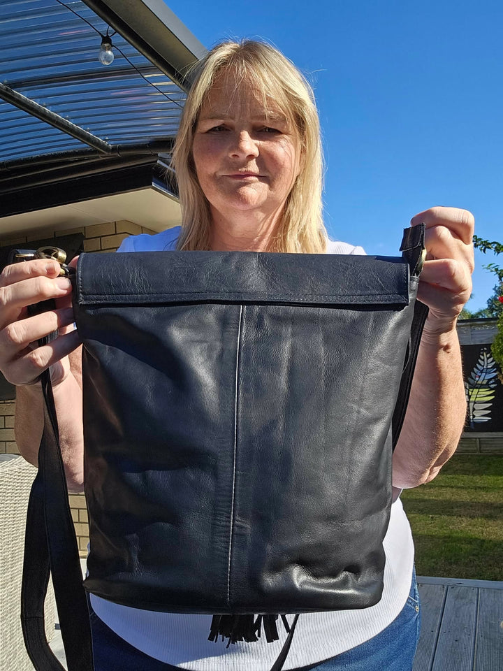 Sally - Black Crossbody