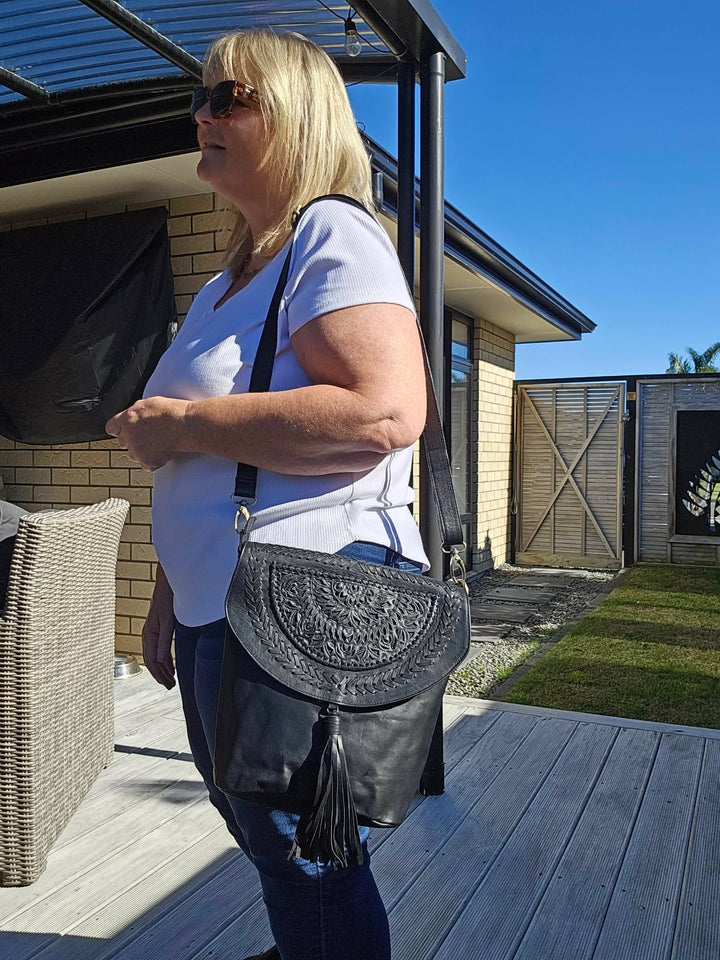 Sally - Black Crossbody