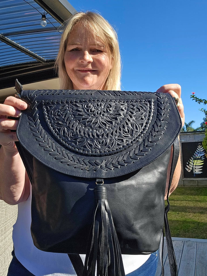 Sally - Black Crossbody