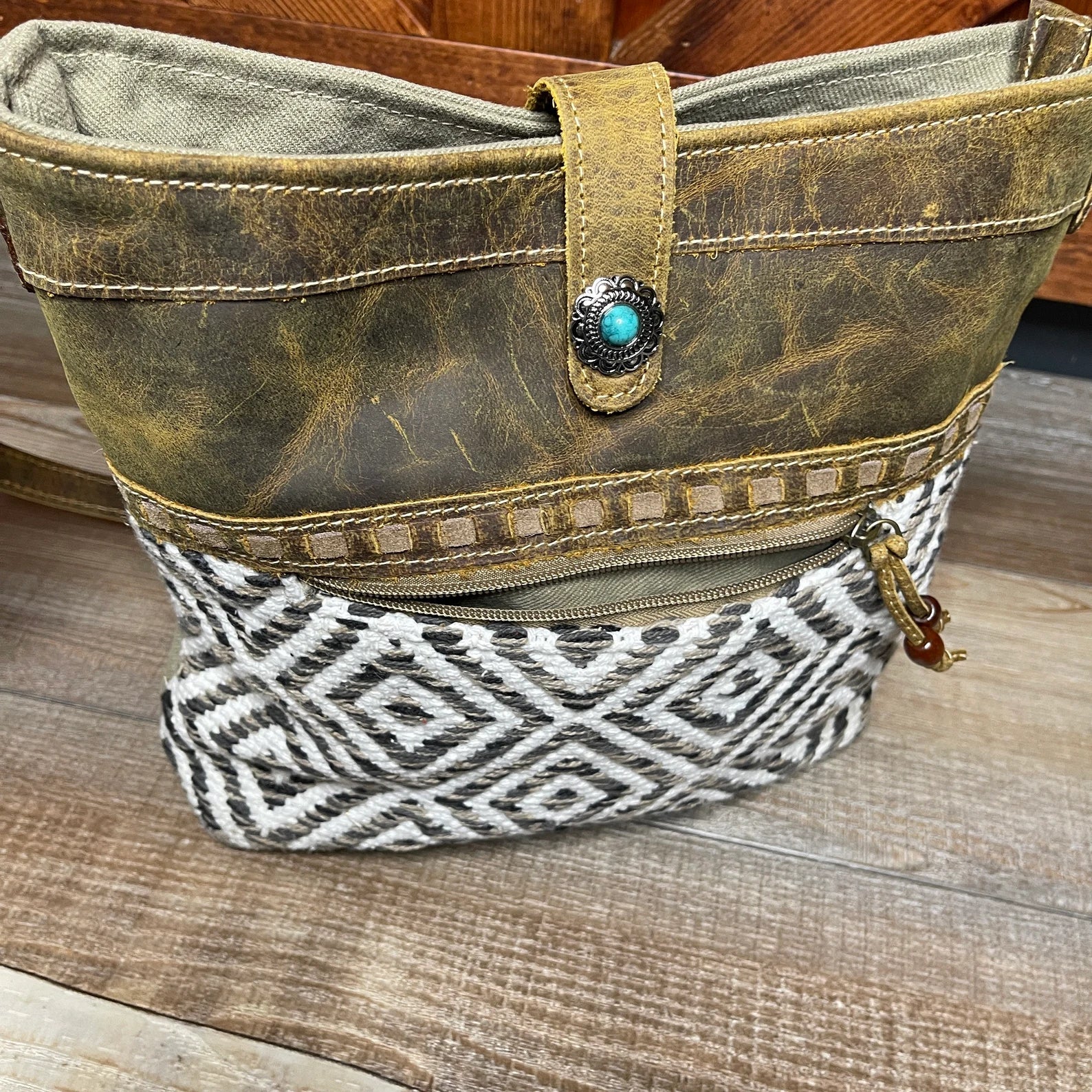Sandie - Aged Leather - Shoulder Bag