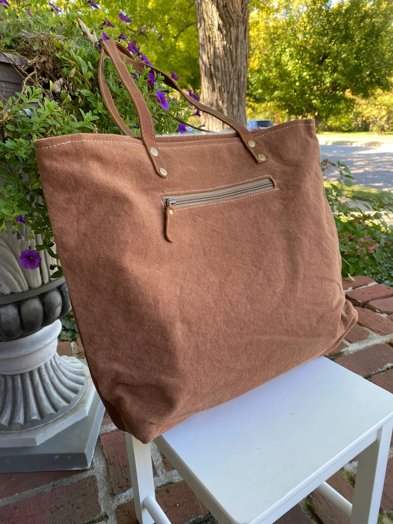 Annie Tote