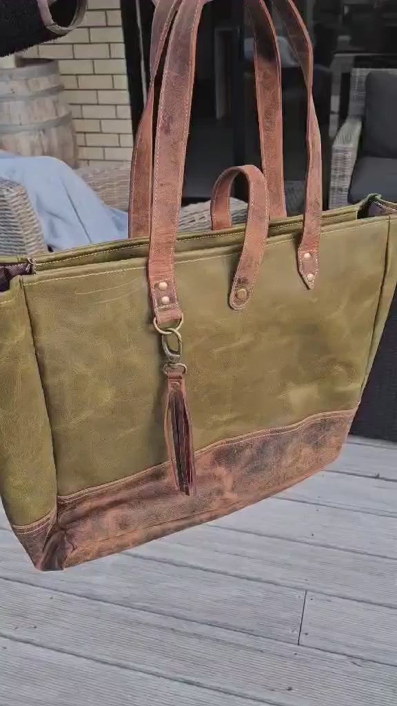 Wendy XL Weekender Bag - Green Aged Leather