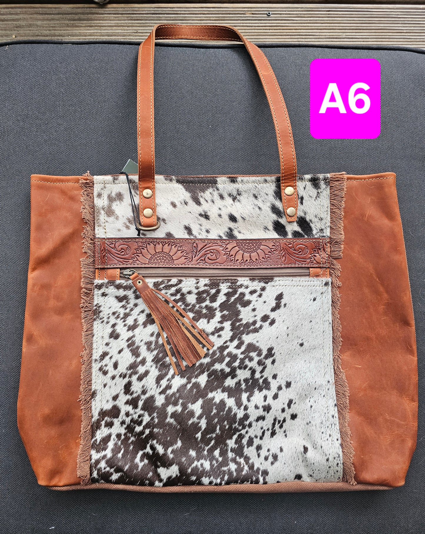 Annie Tote