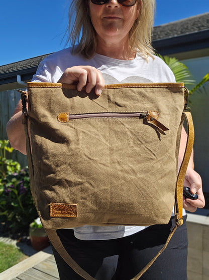 Debs - Aged Leather - Shoulder Bag