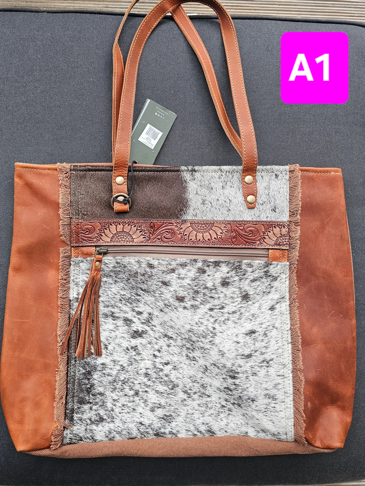 Annie Tote