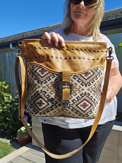 Debs - Aged Leather - Shoulder Bag