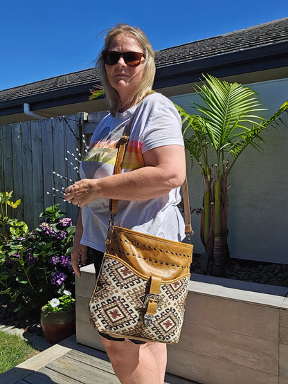 Debs - Aged Leather - Shoulder Bag