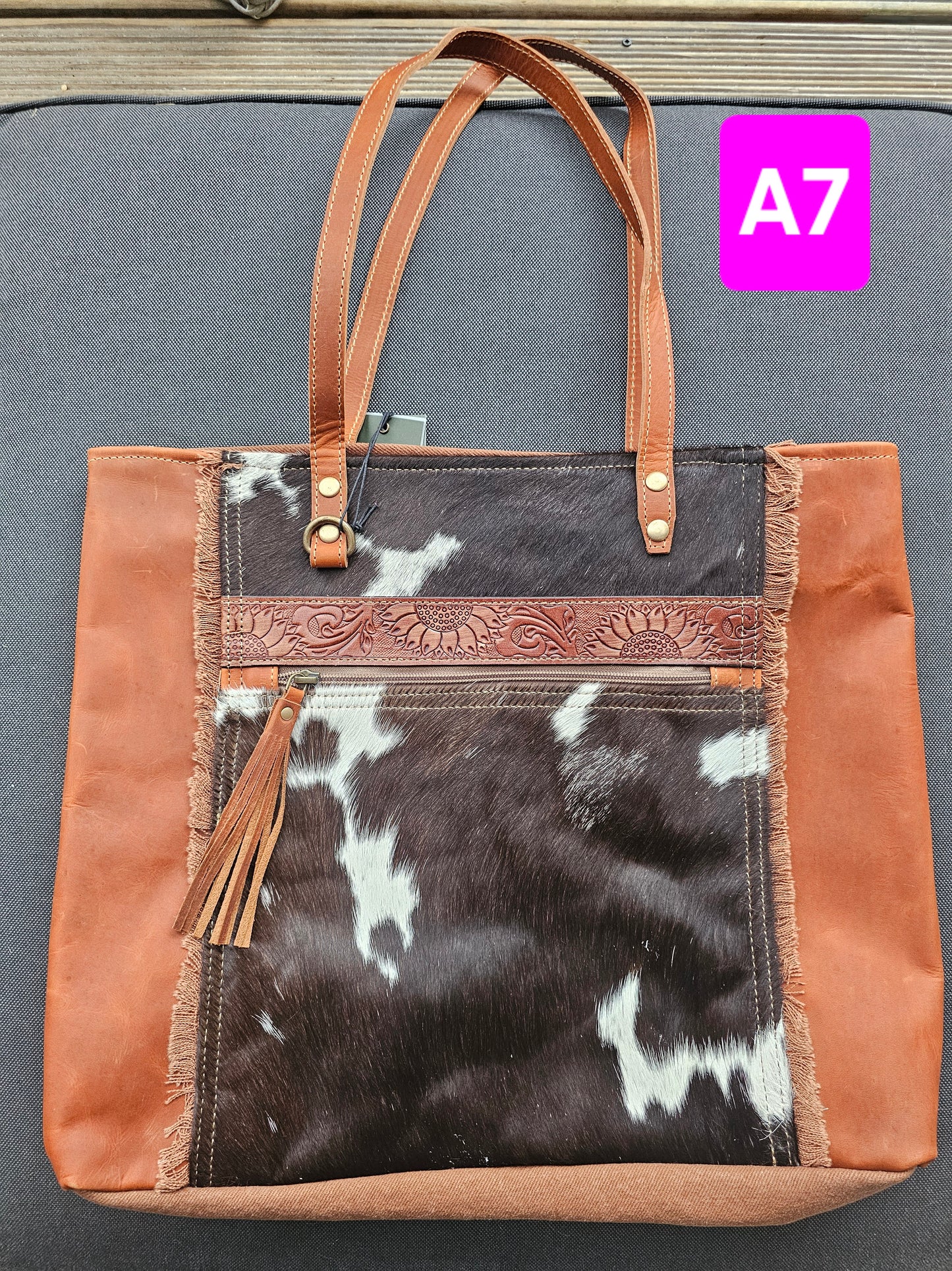 Annie Tote