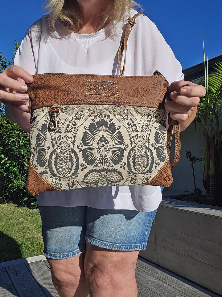Miley - Aged Leather - Shoulder Bag