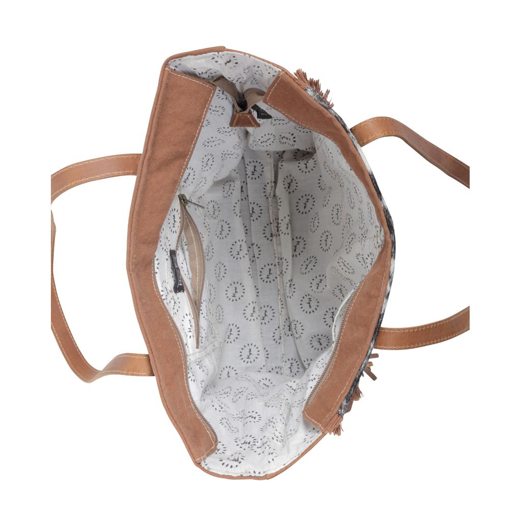 Annie Tote