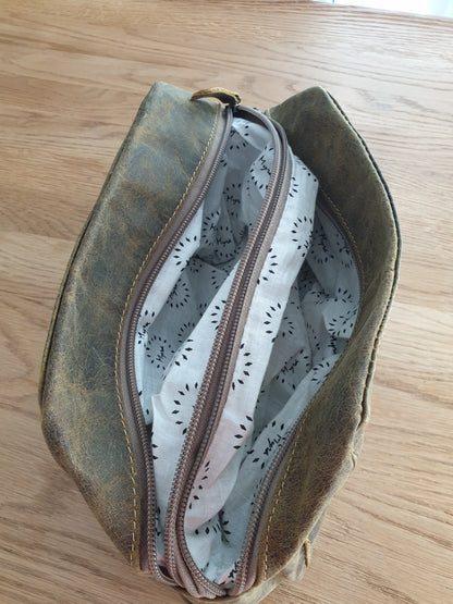 Aged Leather Toilet Bag - Brown