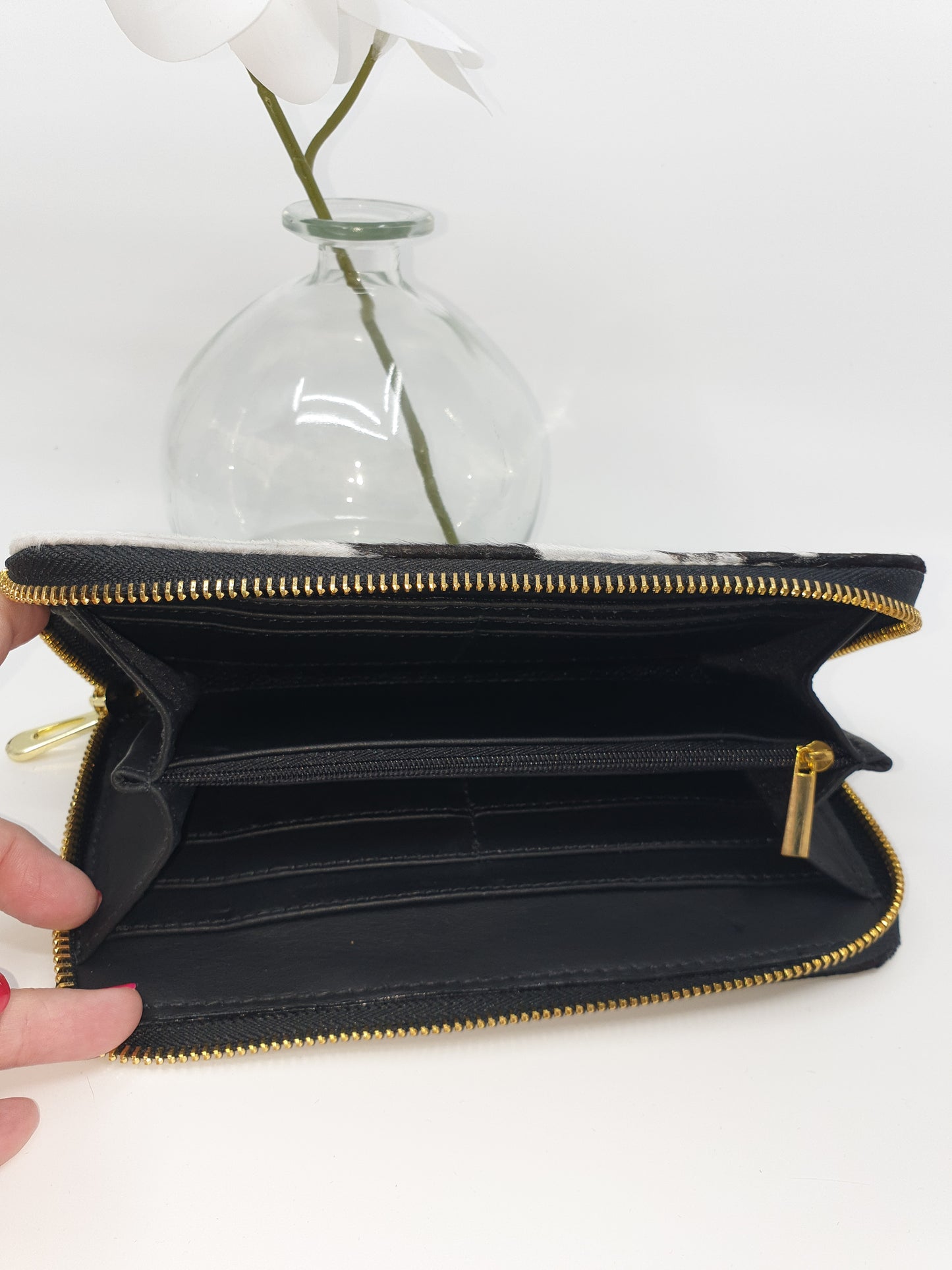 Wonder Wallet - Black & White