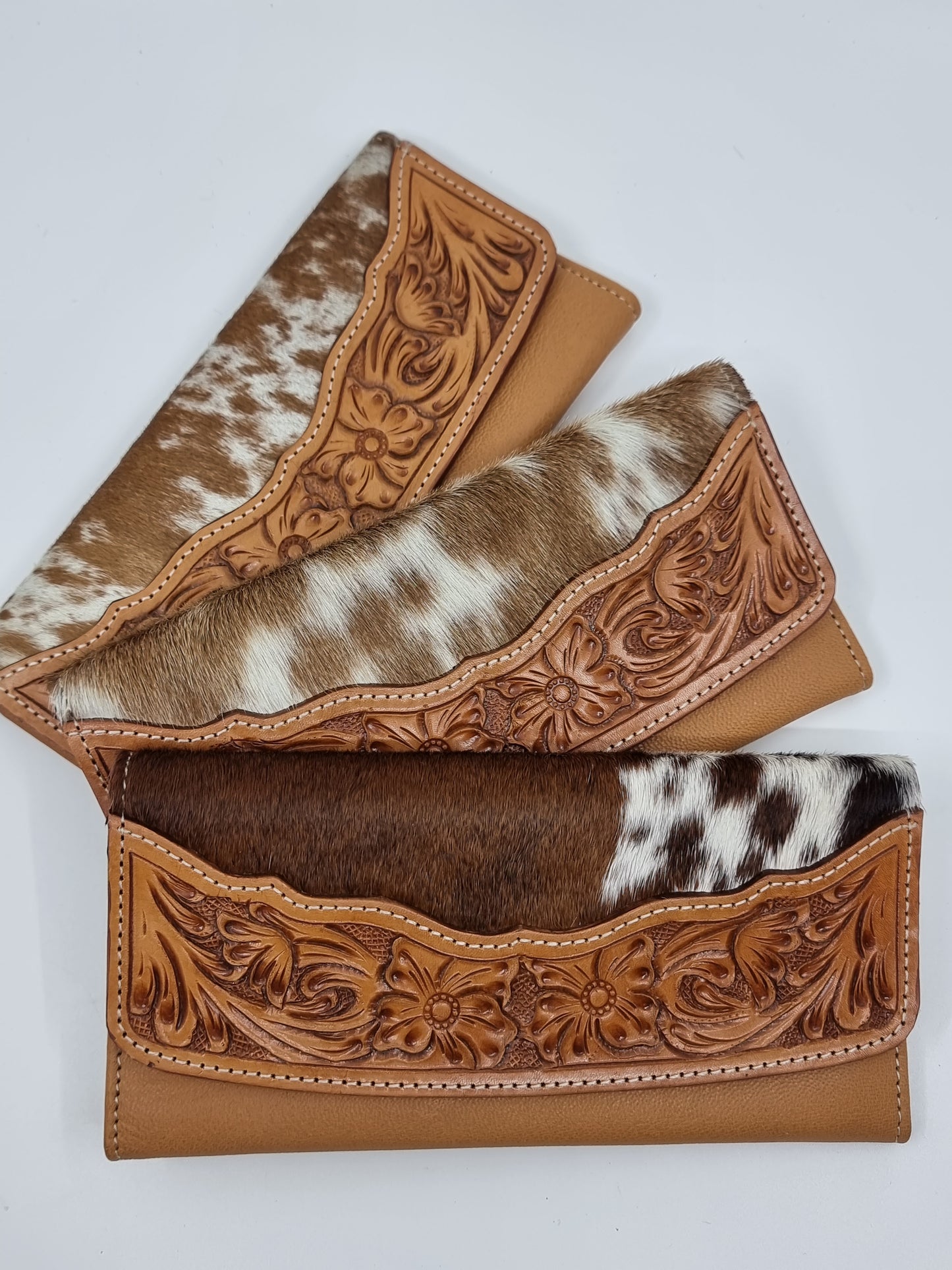 Tammy Wallet - TAN & WHITE